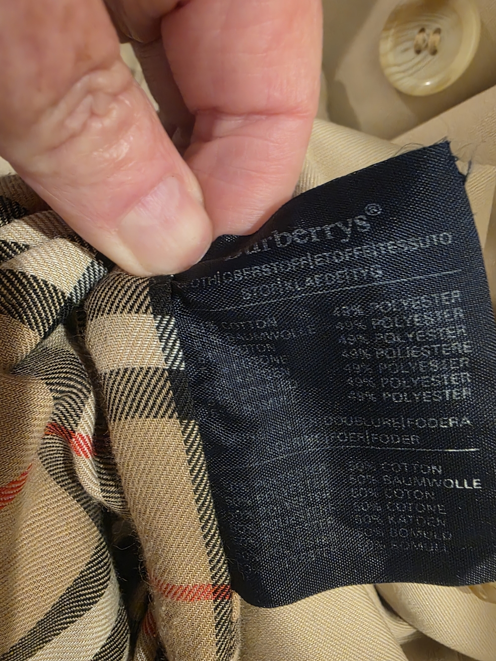 Burberry Classic Beige Double-Breasted Trench Coat with Belt - Picture 6 of 9
